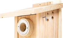 Cargar imagen en el visor de la galería, Predator guard protecting the entry hole of a bird house